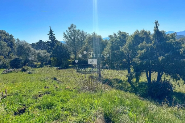 Lorgues, building land with open view - Image 2