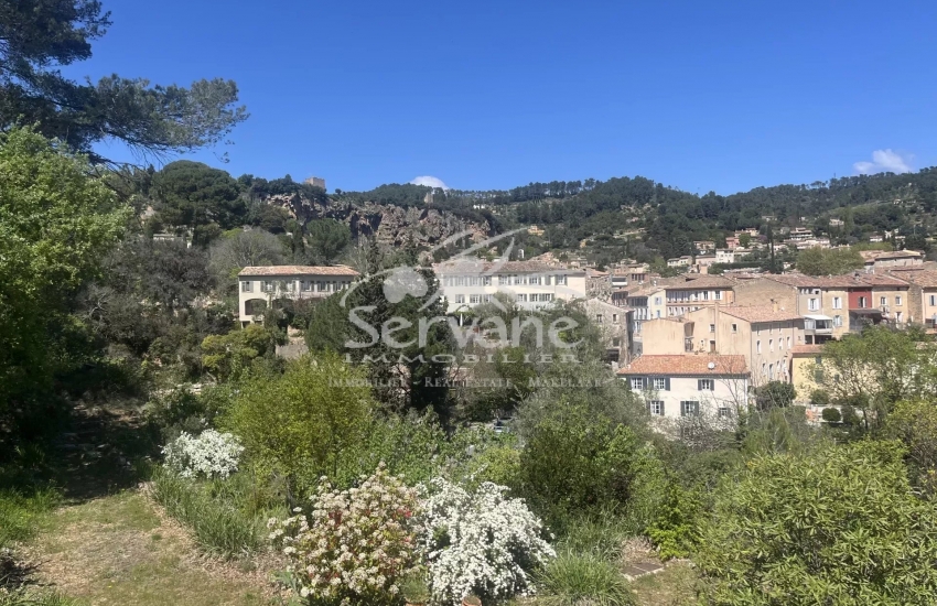 WALKING DISTANCE TO THE VILLAGE OF COTIGNAC