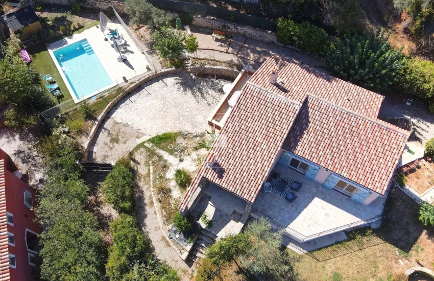 Lorgues, Maison avec piscine a pieds du village Var Provence