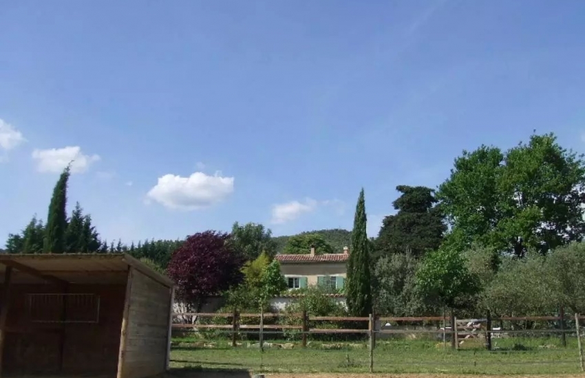 Equestrian property on 15 hectares
