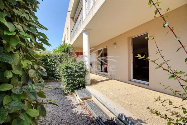 NICE 3 BEDROOMS APPARTMENT WITH TINY GARDEN OF 43 M² - Image 2