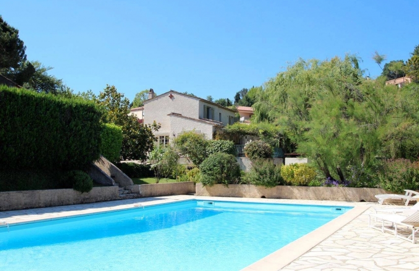 St.Paul-en-Fôret | Beautifully located country house