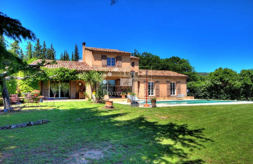 Superb traditional villa of 215sqm with swimming pool